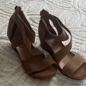 Miz Mooz Brown Suede Wedge Sandals Sz 39
